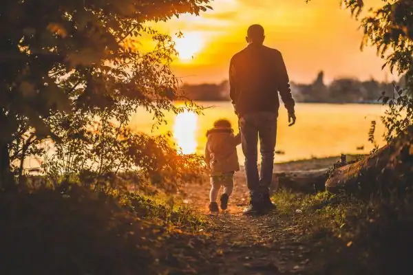 image of dad and child - parental alienation Stoke on Trent